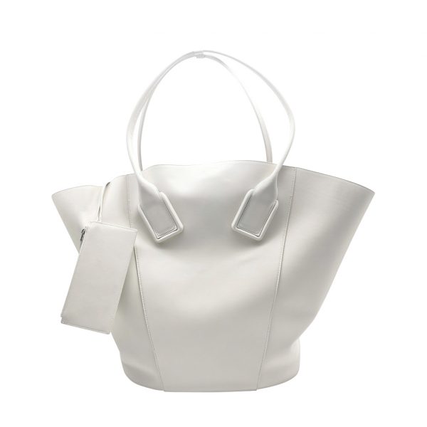Bolso tote Basket Bottega Veneta en cuero blanco