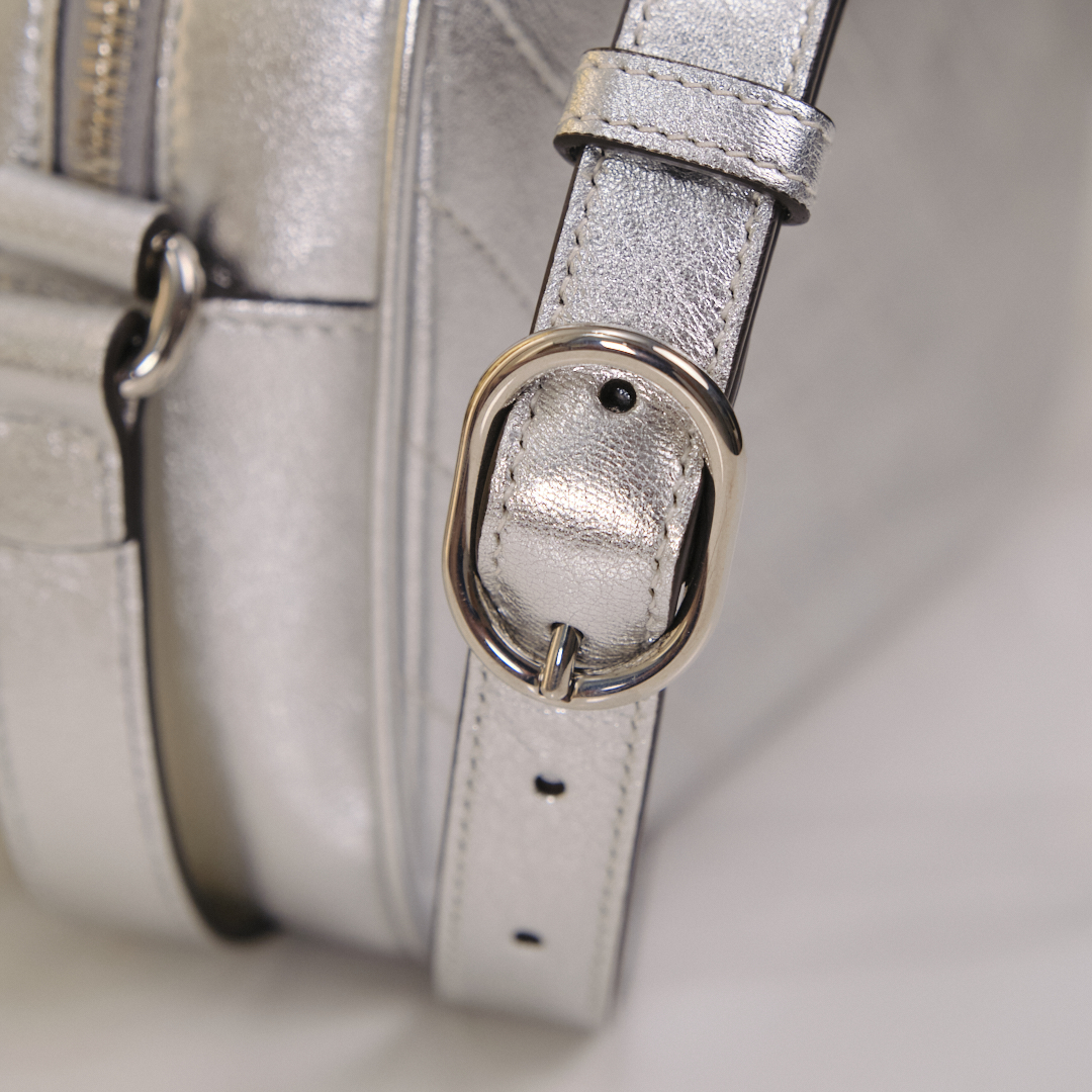 Sac à bandoulière Gucci Blondie en cuir argenté - vue détaillée