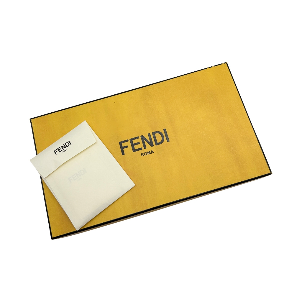 Sandales Fendi Baguette en cuir métallisé doré - vue détaillée