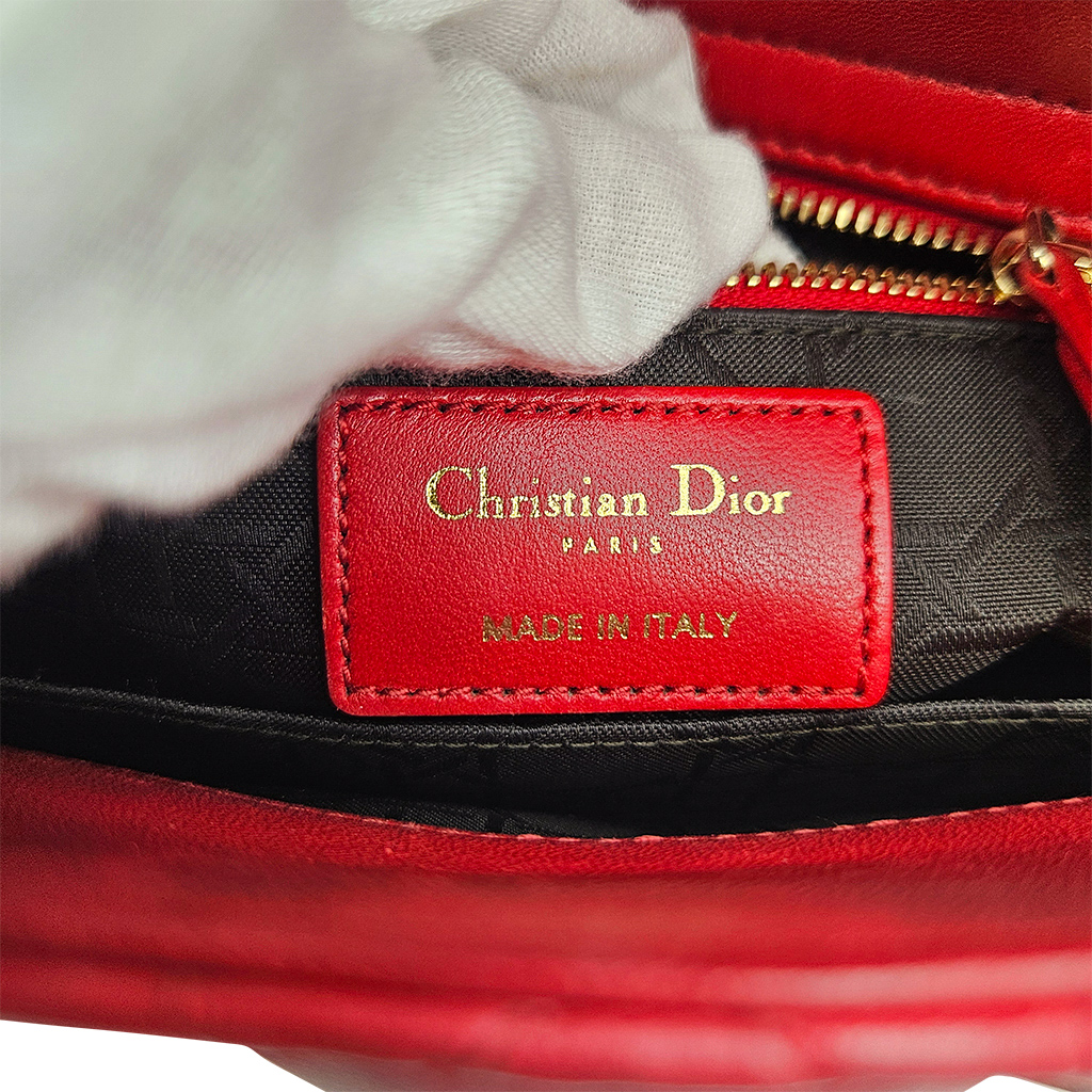 Petit sac en cuir rouge Lady Dior - vue détaillée