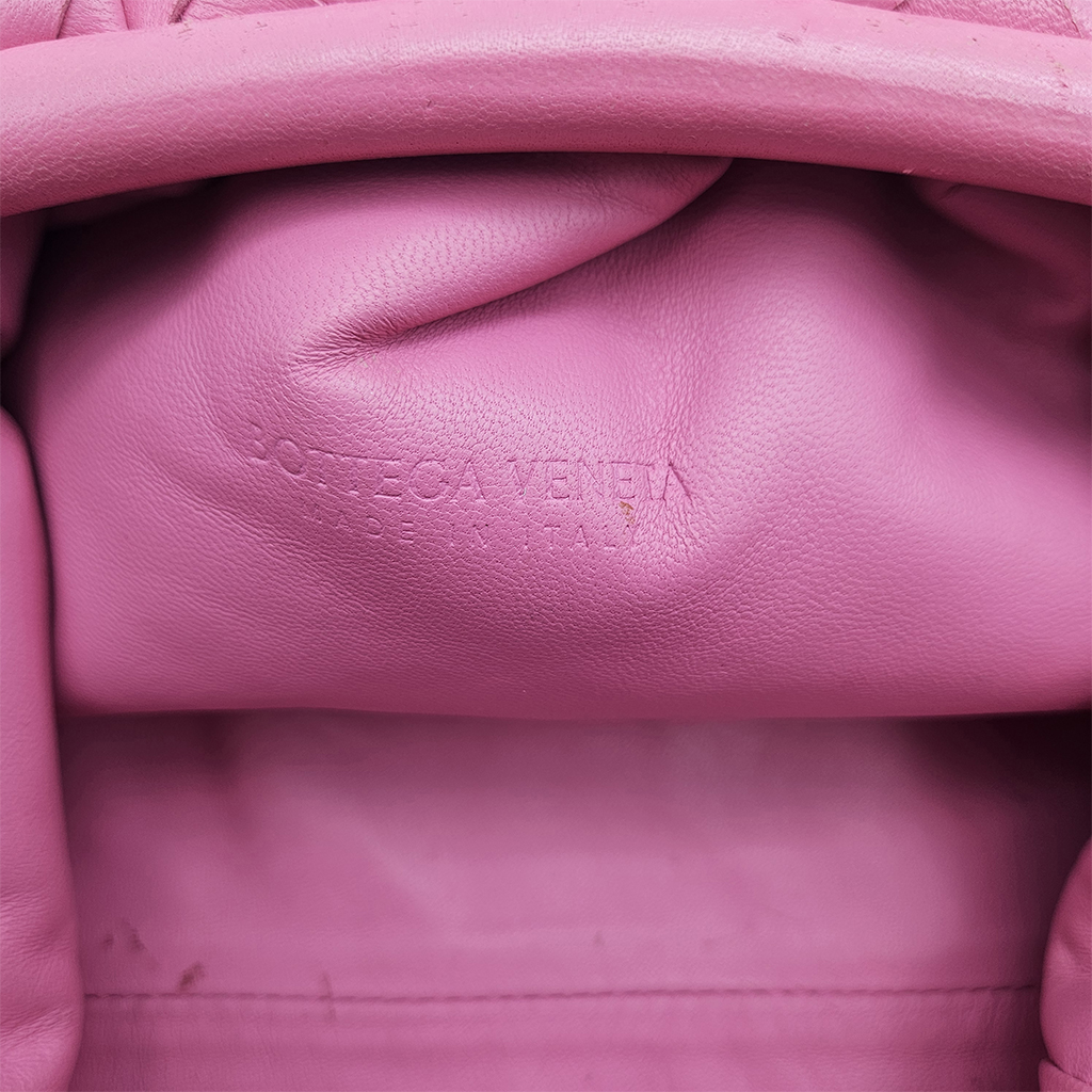 Bottega Veneta Pouch Large Braided Leather Bag Pink - detail view