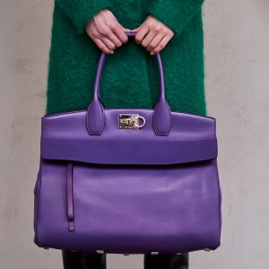 Borsa Ferragamo Studio XL in pelle viola
