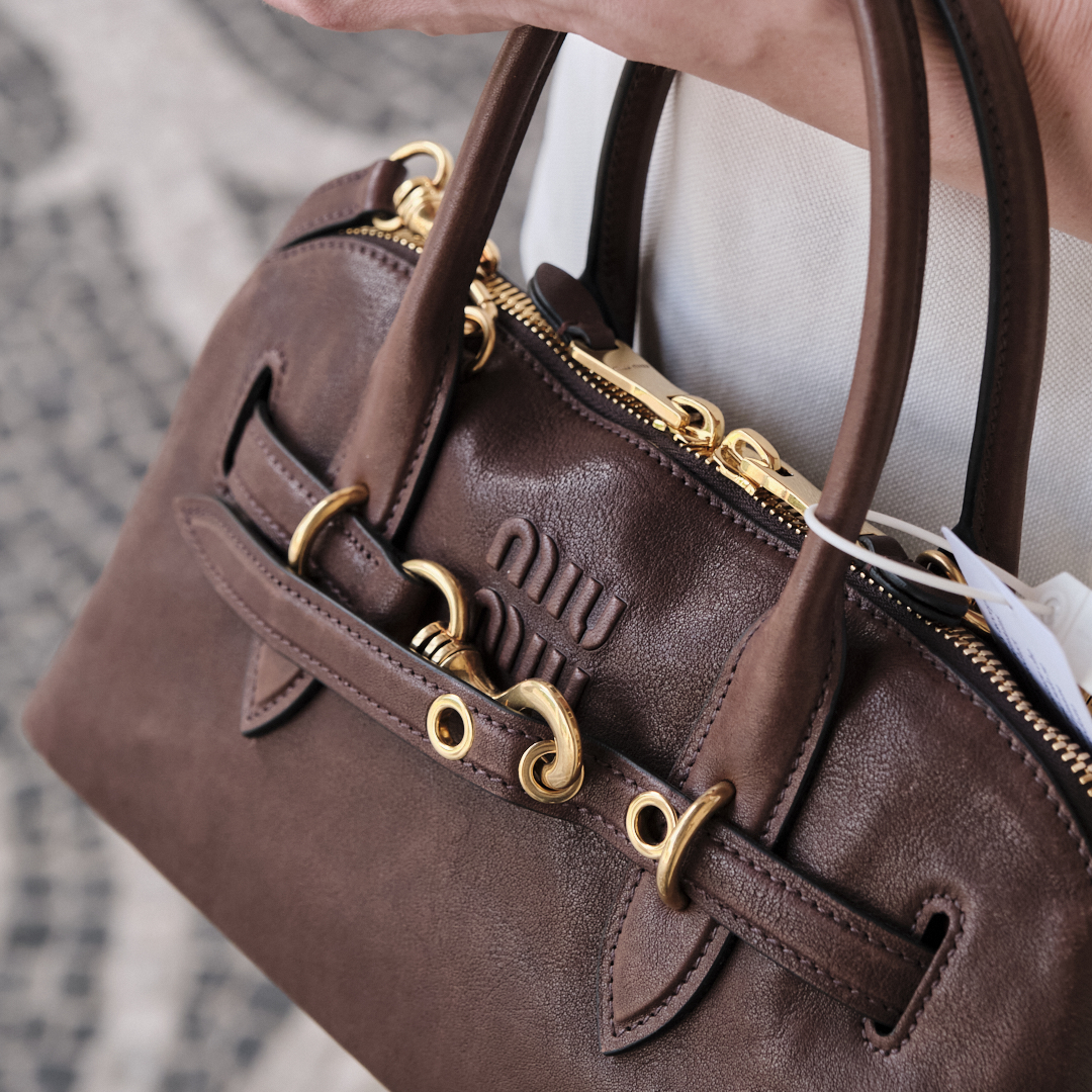 Sac Miu Miu Aventure medium en nappa marron bruyère - vue détaillée