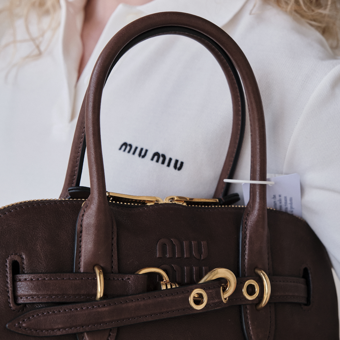 Sac Miu Miu Aventure medium en nappa marron bruyère - vue détaillée
