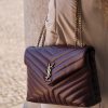 Borsa Saint Laurent LouLou media in pelle bordeaux