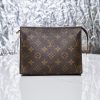 Louis Vuitton Trousse Toilette 19